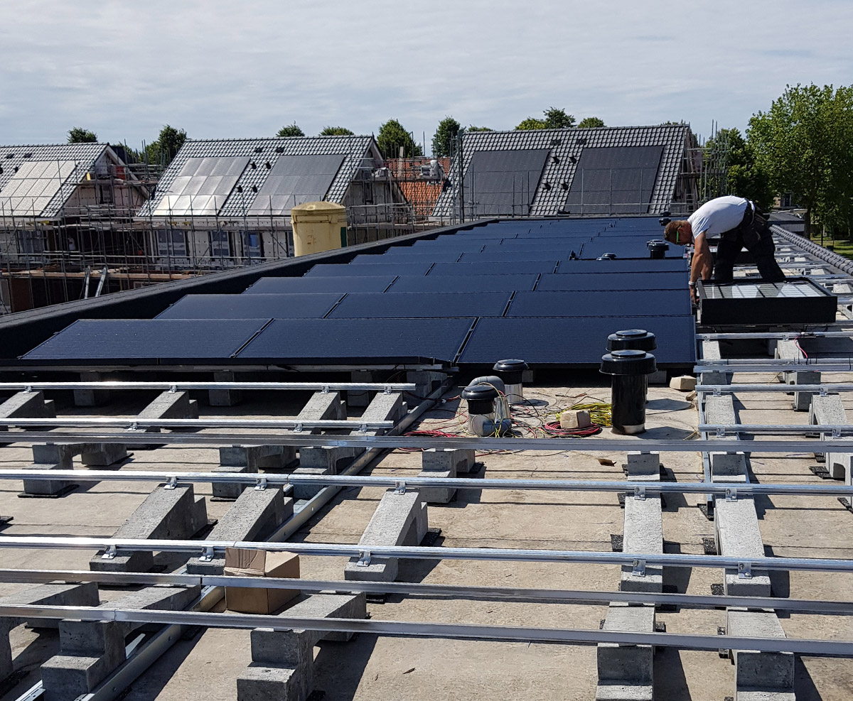 Plaatsing zonnepanelen in Rijnsburg